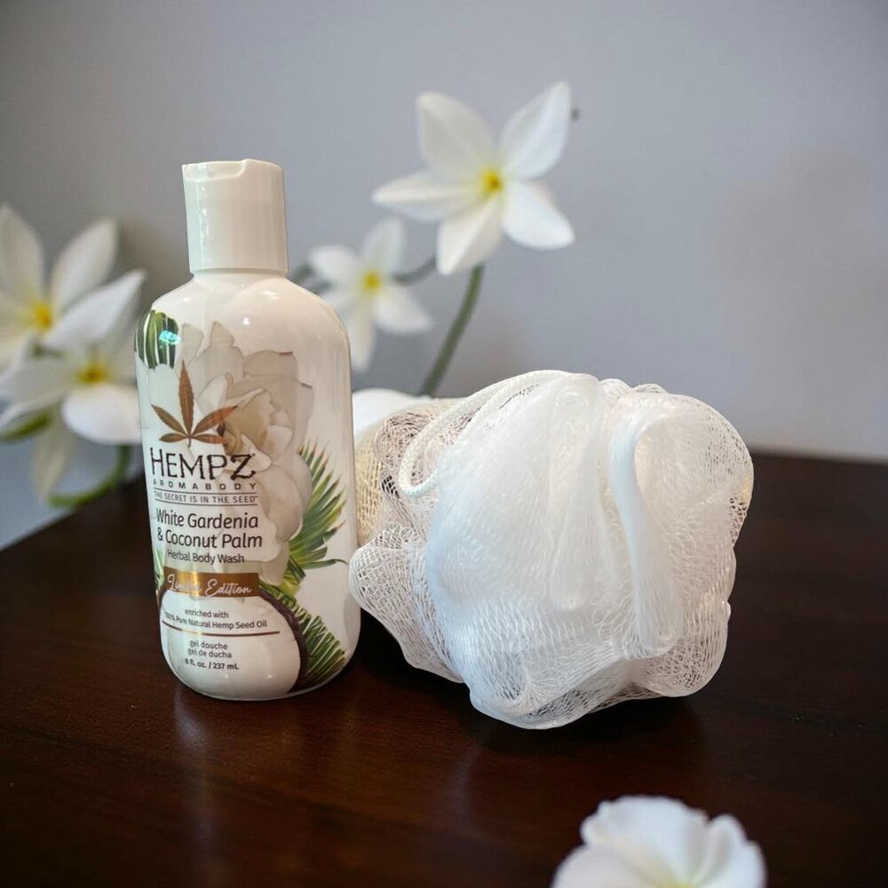 Hempz White Gardenia Coconut Palm Herbal Body Wash 8 oz & Pouf Gift Set